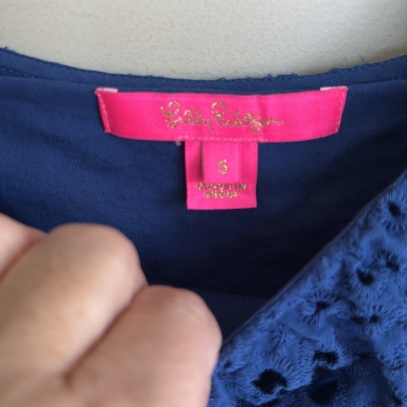 Lilly Pulitzer Kerrigan Elbow Sleeve Eyelet Top Navy Funflower Eyelet. Size S - Picture 3 of 7